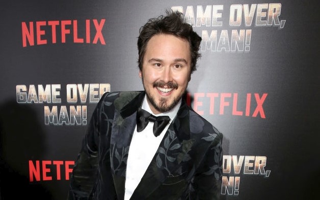 The 40-year old son of father (?) and mother(?) Kyle Newacheck in 2024 photo. Kyle Newacheck earned a  million dollar salary - leaving the net worth at 2 million in 2024