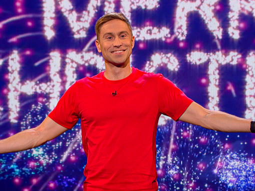 THE RUSSELL HOWARD HOUR ANNOUNCES CHRISTMAS SPECIAL PLUS ADDS MATTHEW MCCONAUGHEY AND TIM MINCHIN TO UPCOMING GUEST LINE-UP